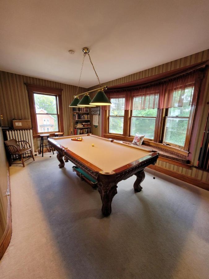 Ruby Manor Bed & Breakfast Gananoque Exterior photo